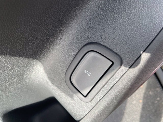 2027 GMC Acadia Denali - Photo 17