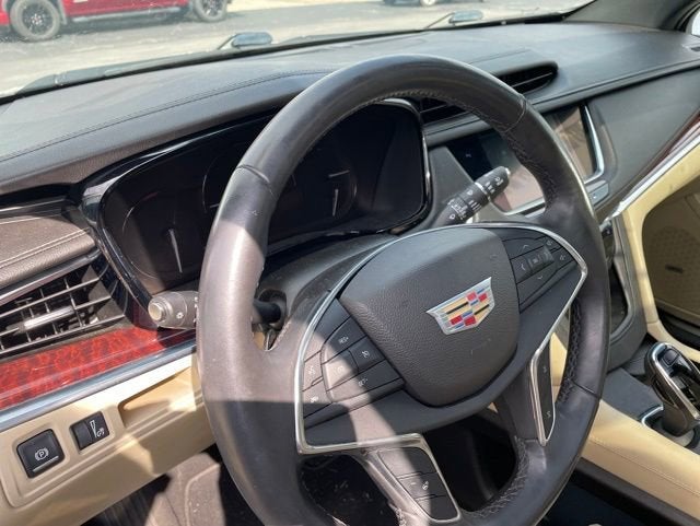 2017 Cadillac XT5 Luxury FWD