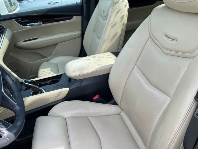 2017 Cadillac XT5 Luxury FWD