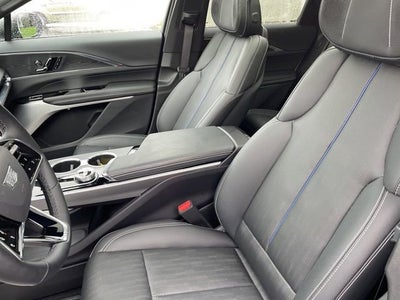 2024 Cadillac LYRIQ Luxury 3