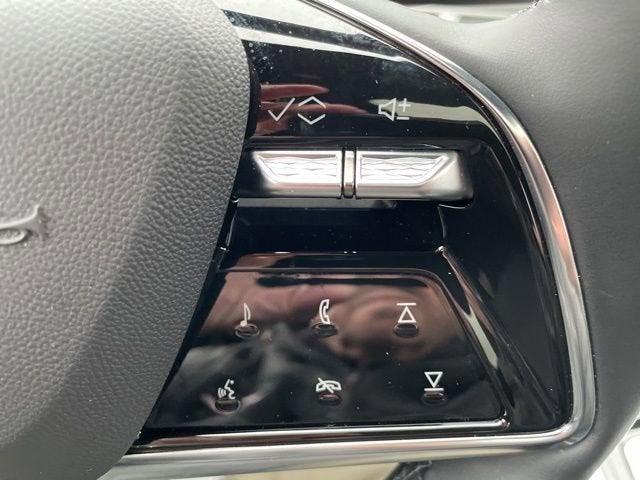 2024 Cadillac LYRIQ Luxury 3