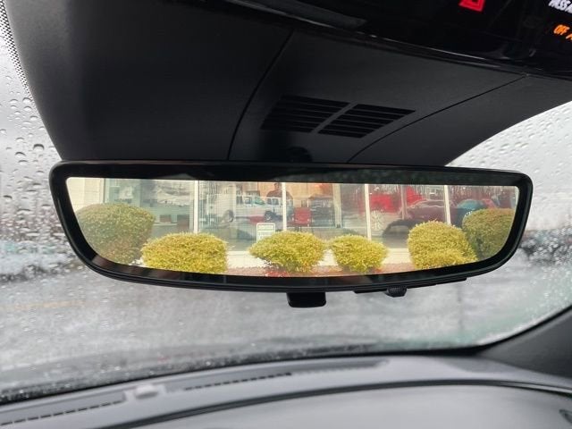 2024 Cadillac LYRIQ Luxury 3