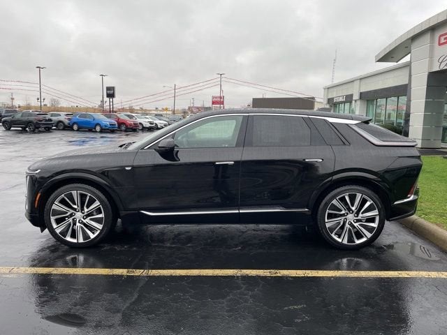 Used 2024 Cadillac LYRIQ Luxury 3 with VIN 1GYKPSRL7RZ140448 for sale in Fremont, OH