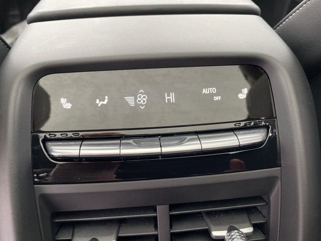 2024 Cadillac LYRIQ Luxury 3