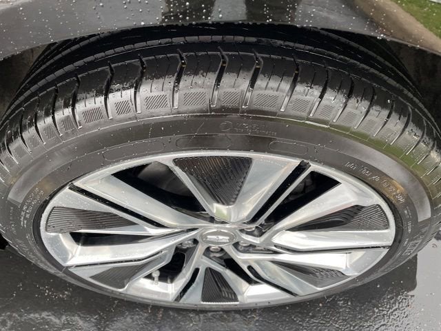 2024 Cadillac LYRIQ Luxury 3