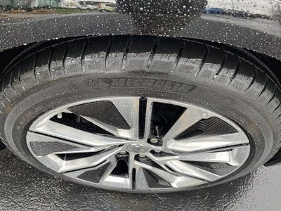 2024 Cadillac LYRIQ Luxury 3