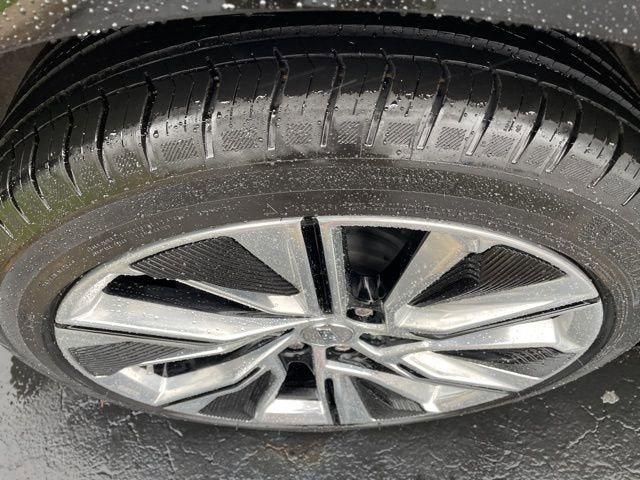 2024 Cadillac LYRIQ Luxury 3