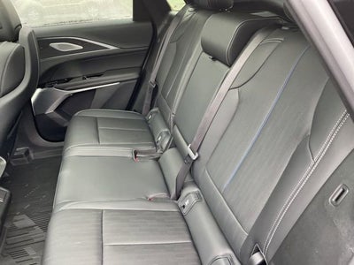 2024 Cadillac LYRIQ Luxury 3