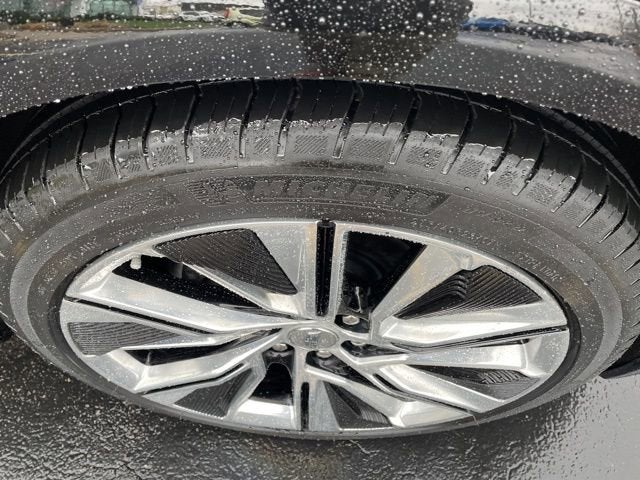 2024 Cadillac LYRIQ Luxury 3