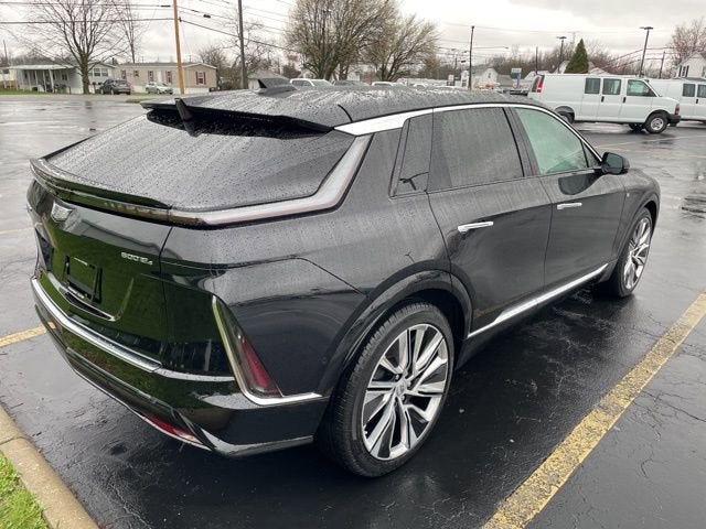 2024 Cadillac LYRIQ Luxury 3