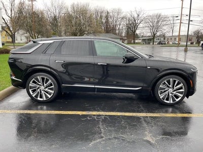 2024 Cadillac LYRIQ Luxury 3