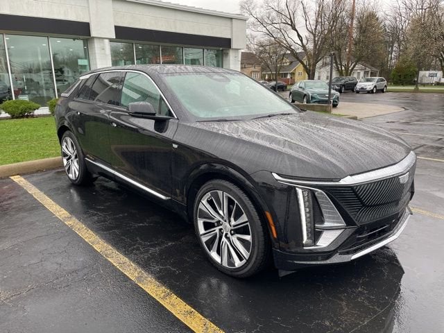 2024 Cadillac LYRIQ Luxury 3