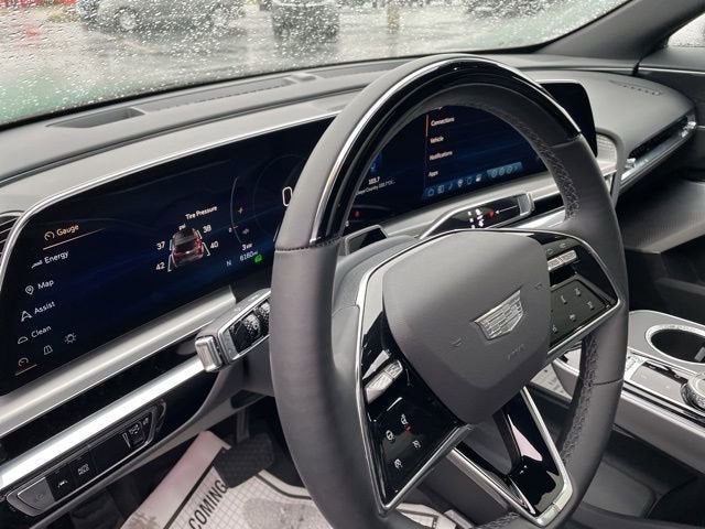 2024 Cadillac LYRIQ Luxury 3