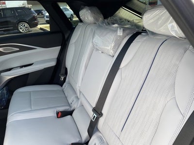 2025 Cadillac LYRIQ Luxury 3