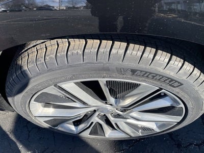 2025 Cadillac LYRIQ Luxury 3