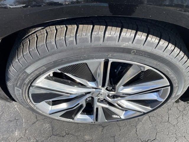 2025 Cadillac LYRIQ Luxury 3