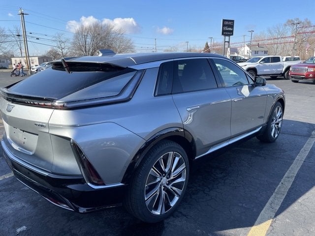 2025 Cadillac LYRIQ Luxury 3
