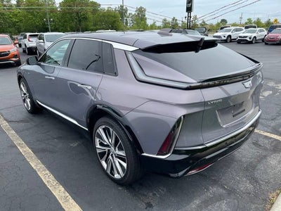 2025 Cadillac LYRIQ Luxury 3