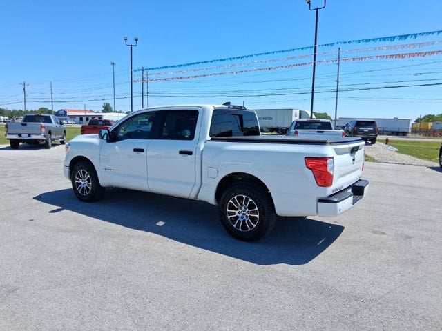 2022 Nissan Titan SV