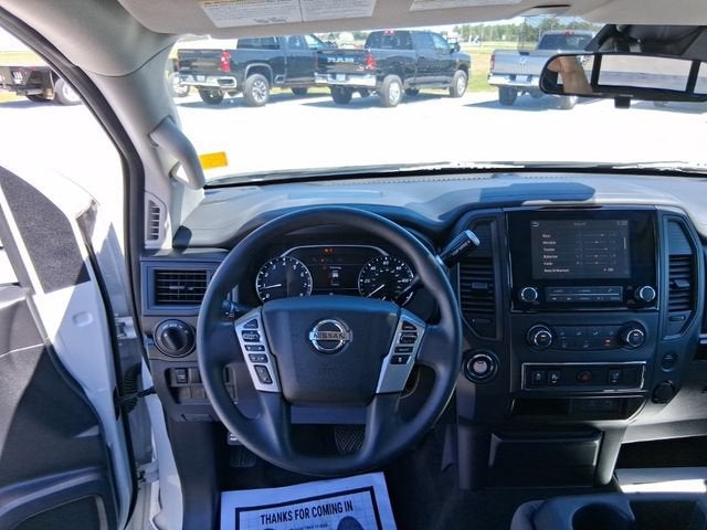 2022 Nissan Titan SV