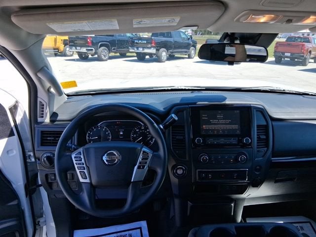 2022 Nissan Titan SV