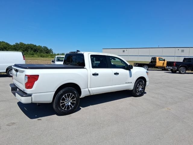 2022 Nissan Titan SV