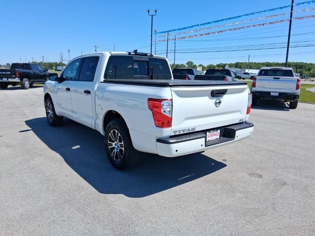 2022 Nissan Titan SV