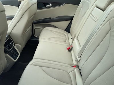 2019 Lincoln Nautilus Select
