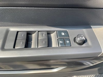 2022 Toyota Tundra 4WD SR5