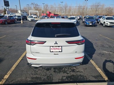 2025 Mitsubishi Outlander SE