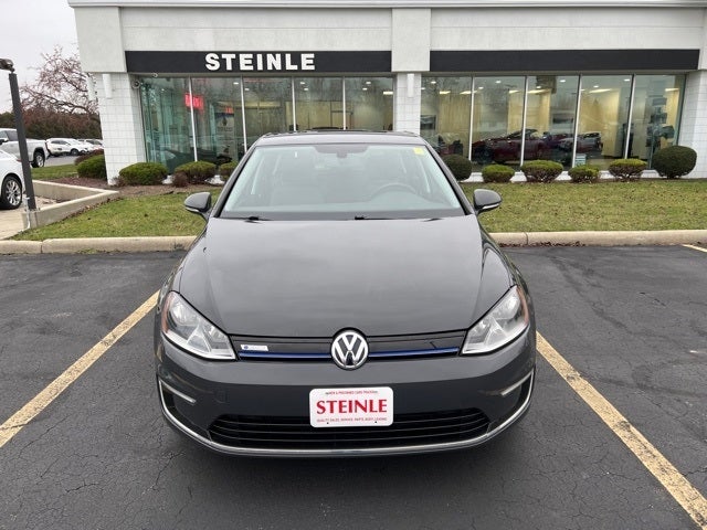 Used 2016 Volkswagen e-Golf e-Golf SE with VIN WVWKP7AUXGW906811 for sale in Fremont, OH